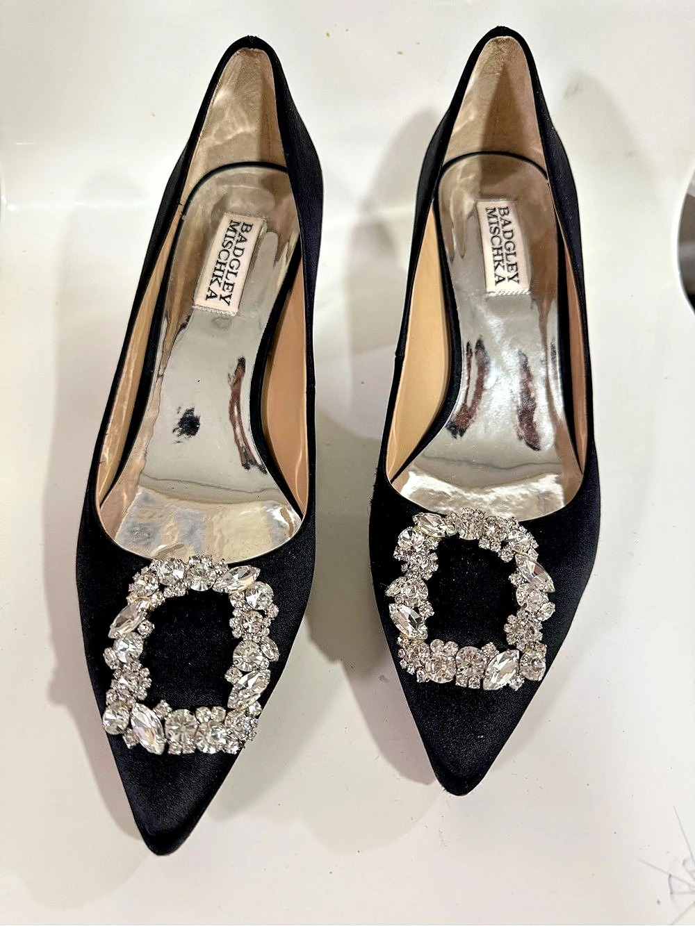 Badgley Mischka Black Satin Pointed Toe Crystal Buckle Pumps Crystal Buckle SIZE